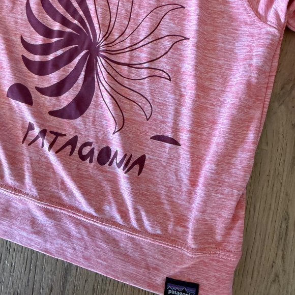 Patagonia sun long sleeve shirt hoodie toddler 2t - Picture 3 of 4